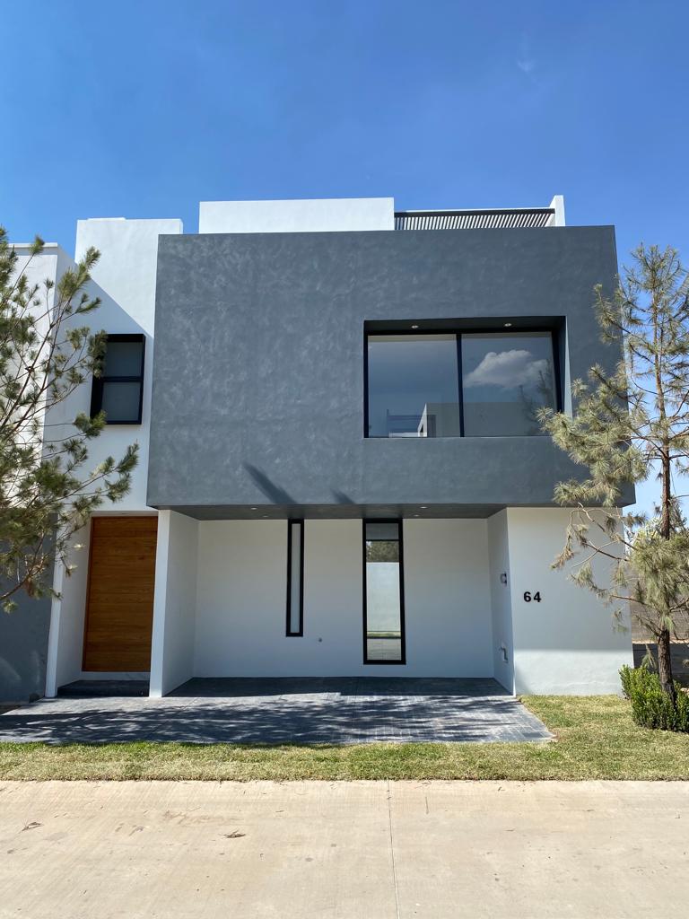 Bonita casa en venta en privanza solares