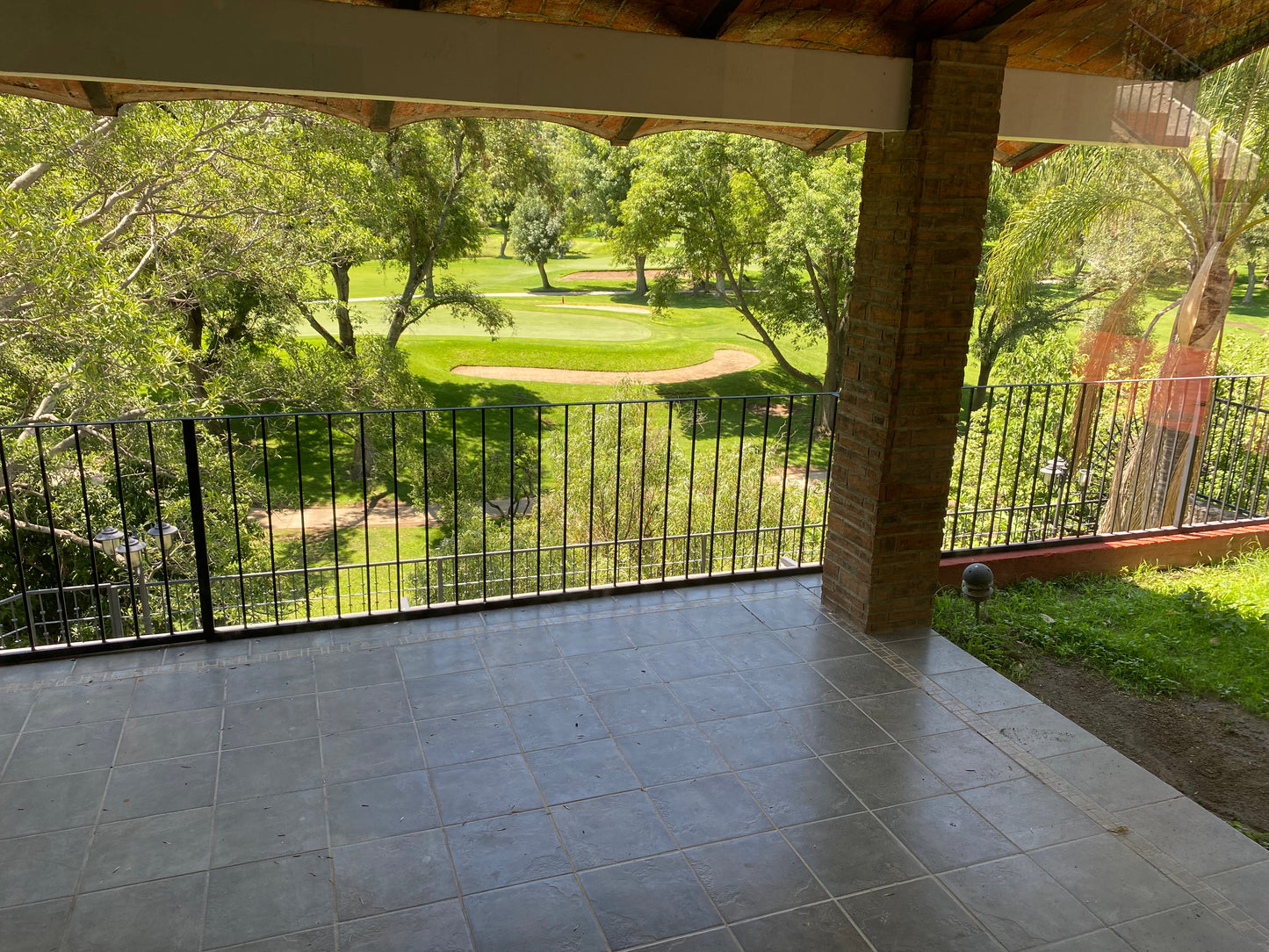 Residencia frente al campo de golf